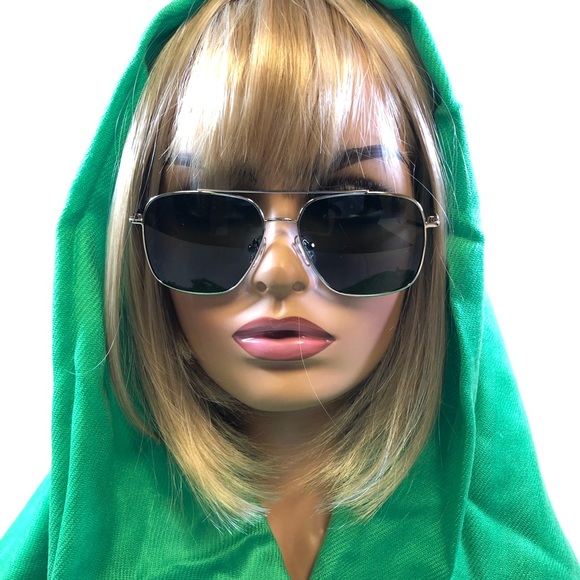 Banana Republic Accessories - Women’s Banana Republic Aviator Sunglasses